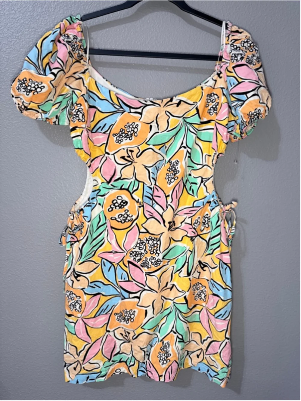 Women's ASTR The Label M Tropical Papaya Floral Cutout Mini Dress M